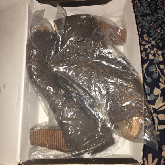 Giani Bernini booties - Picture 6 of 8